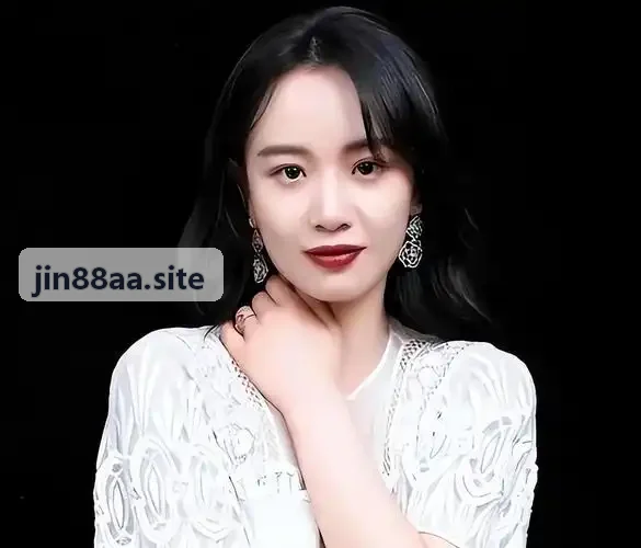 Quầy chăm sóc hội viên JIN88 trang web mới với sổ ca và ánh đèn ấm