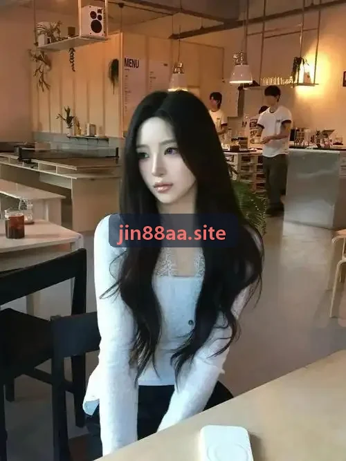 Trang sổ chăm sóc hội viên JIN88 trang web mới trên bàn trực